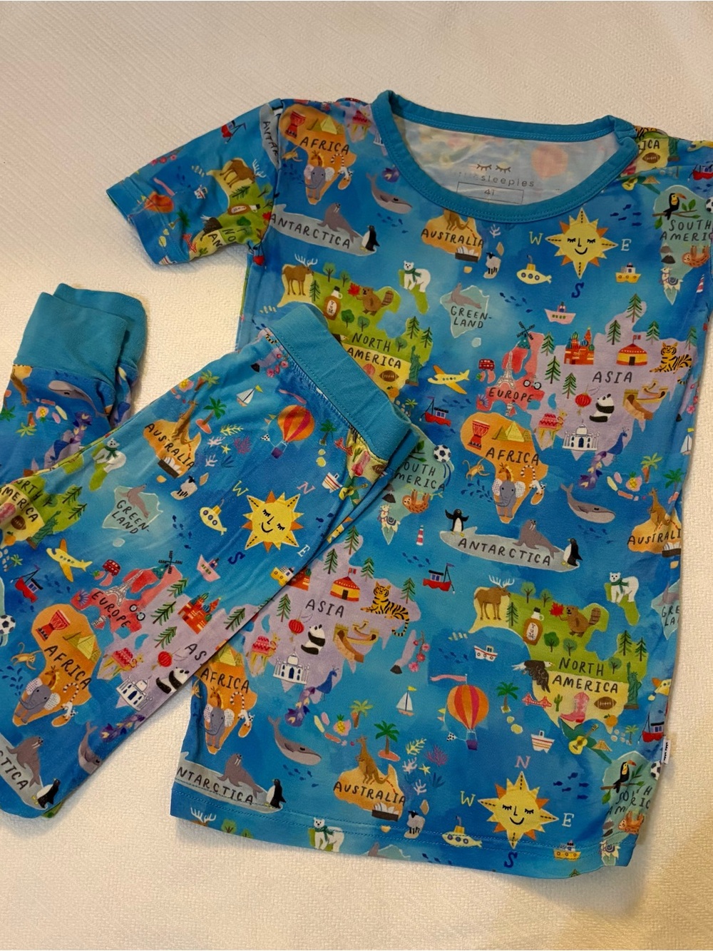 Little Sleepies Around the World 2 piece pajama set Size 4T
